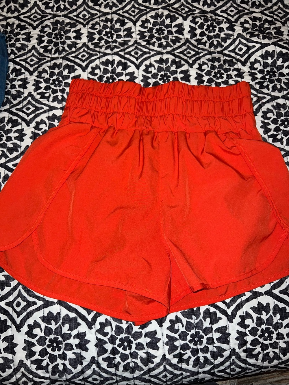 New in Women’s High-Waist orange ish red Elastic Waist Shorts